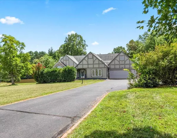 311 Spring Lake RD, Forest, VA 24551