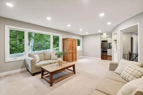 4908 Heritage Hills DR, Bloomington, MN 55437