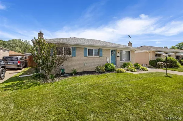 27742 BELANGER Street, Roseville, MI 48066