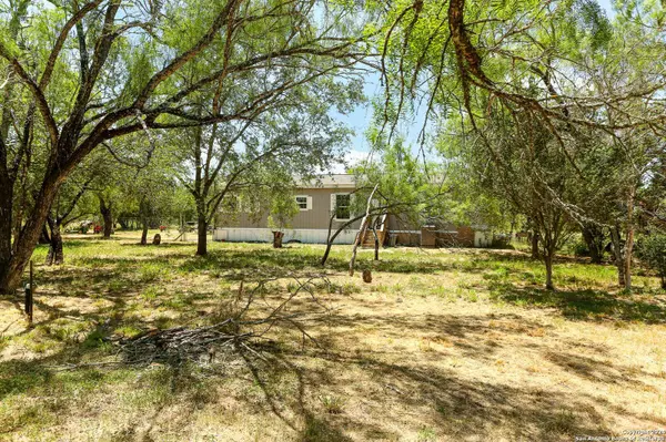 125 Hidden Meadows, Poteet, TX 78065
