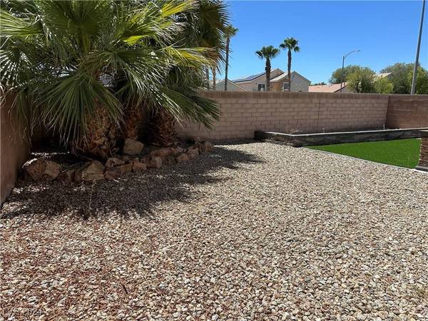 4933 Morning Splash Avenue, Las Vegas, NV 89131