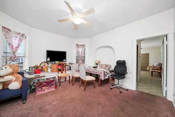 2020 N Kilbourn AVE, Chicago, IL 60639