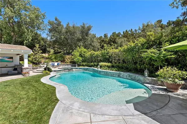 20 Kelly LN, Ladera Ranch, CA 92694