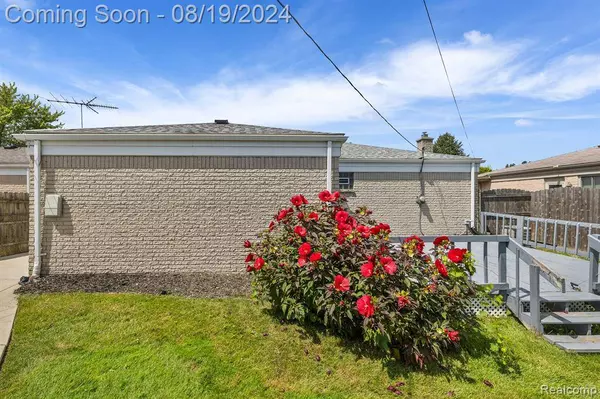 27742 BELANGER Street, Roseville, MI 48066