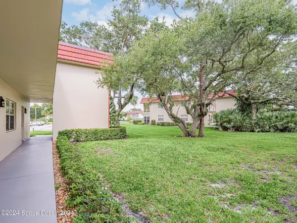 105 Spring Lake CT #101, Vero Beach, FL 32962