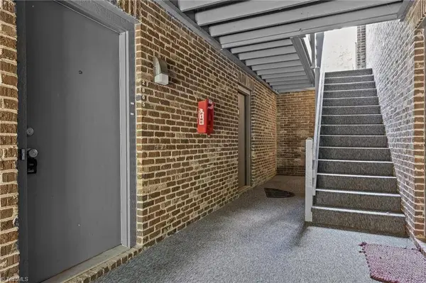 2865 Treestead CIR, Greensboro, NC 27410