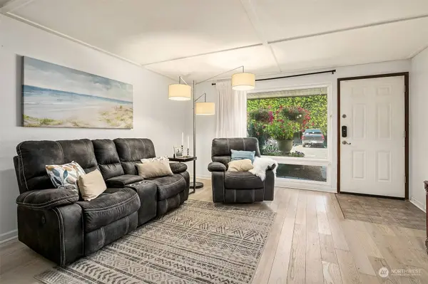 20714 76th AVE W #3, Edmonds, WA 98026