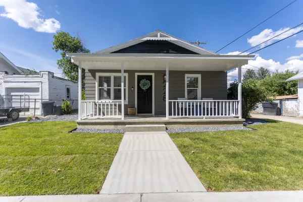 228 W 10th St, Casper, WY 82601-3710
