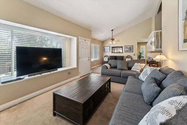 2343 Fair Oak Ct, Escondido, CA 92026