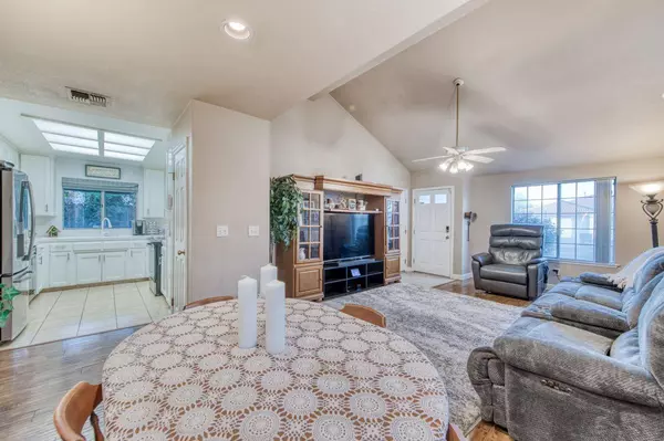 5758 W Vartikian Avenue, Fresno, CA 93722