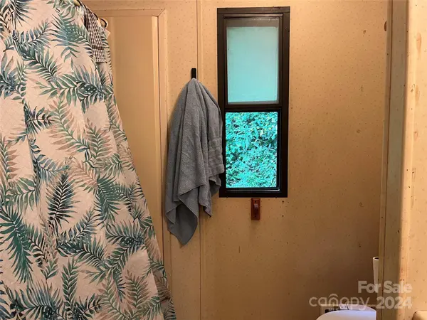 1146 Peak RD, Creston, NC 28615