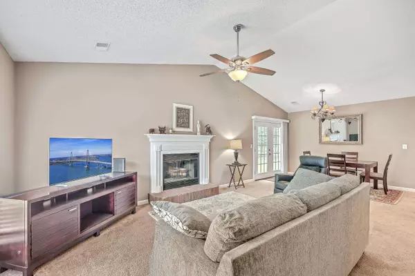 346 Camelot Dr, Goose Creek, SC 29445