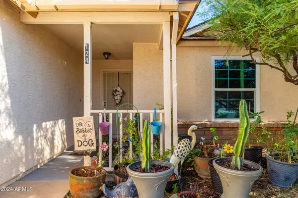 124 W MICHELLE Drive, Phoenix, AZ 85023