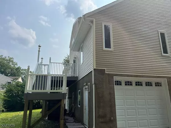 5 Astor Pl, Waldwick Boro, NJ 07463