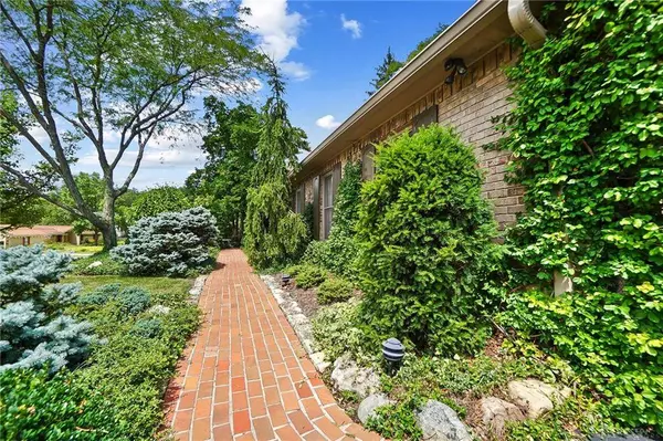 729 Grants Trail, Washington Twp, OH 45459