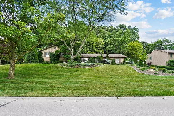 729 Grants Trl, Washington Twp, OH 45459