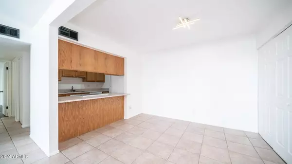 930 S DOBSON Road #13, Mesa, AZ 85202