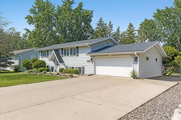 4863 104th AVE NE, Blaine, MN 55014