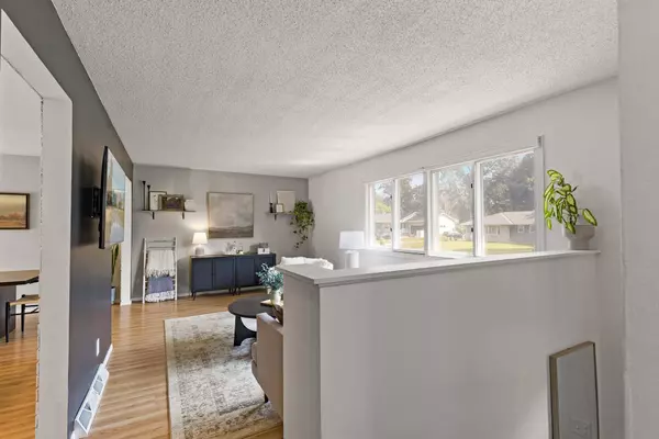 4863 104th AVE NE, Blaine, MN 55014