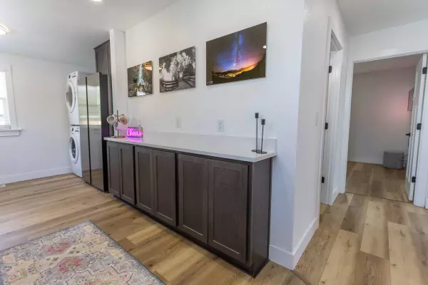 228 W 10th St, Casper, WY 82601-3710