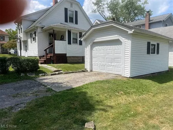 237 Hager ST, Hubbard, OH 44425