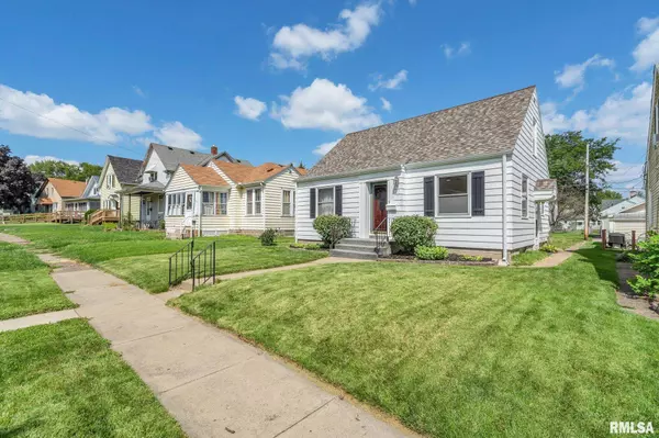 123 N THORNWOOD AVE, Davenport, IA 52802