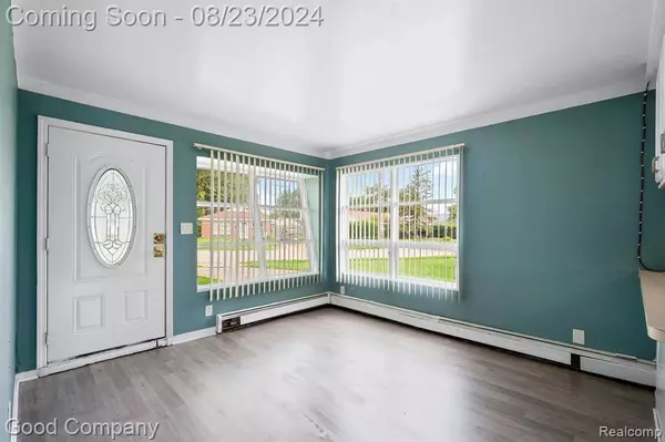 26456 BARNES Street, Roseville, MI 48066