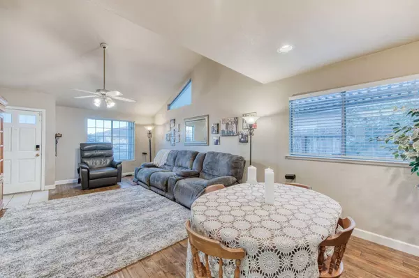 5758 W Vartikian Avenue, Fresno, CA 93722