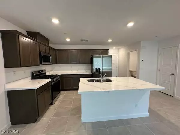 3497 Golden Chariot Avenue, Las Vegas, NV 89106