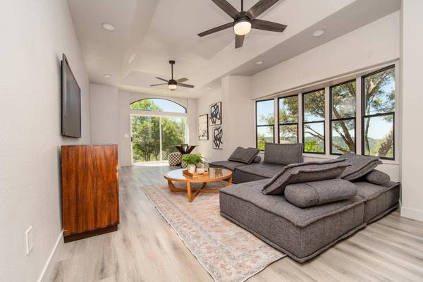 1000 Champagne LN, Placerville, CA 95667