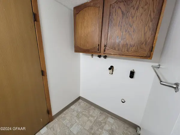 2705 18TH ST S, Grand Forks, ND 58201