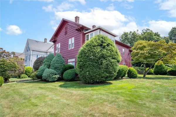 157 Carrington AVE, Woonsocket, RI 02895