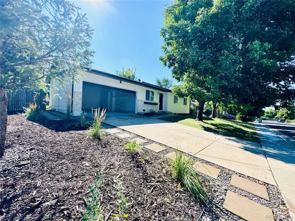 1620 S Laredo CT, Aurora, CO 80017