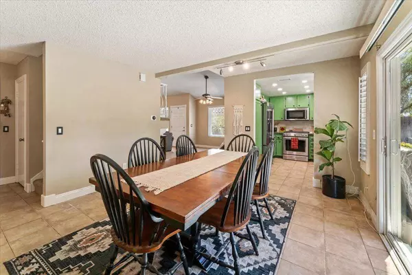 2343 Fair Oak Ct, Escondido, CA 92026