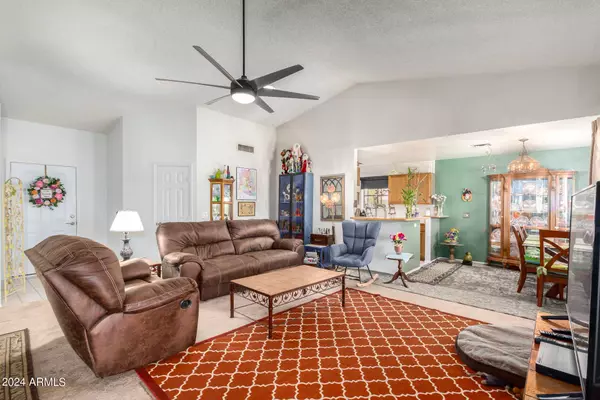 124 W MICHELLE Drive, Phoenix, AZ 85023