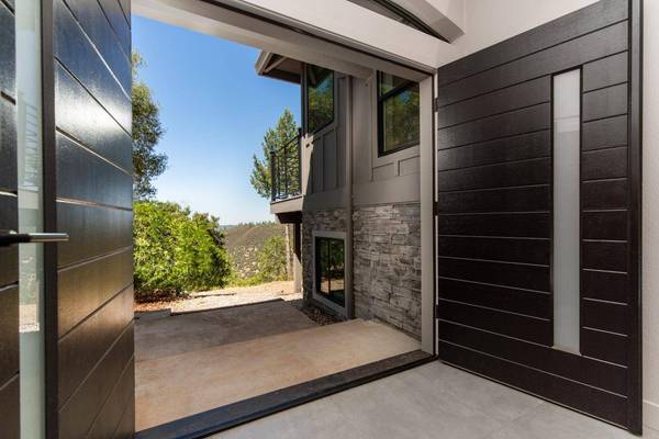 1000 Champagne LN, Placerville, CA 95667