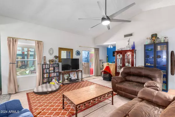 124 W MICHELLE Drive, Phoenix, AZ 85023