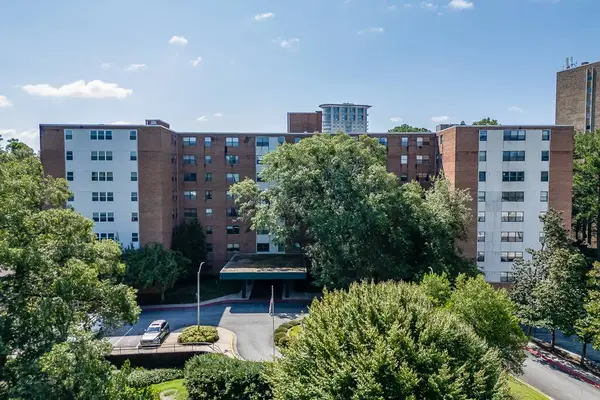 2965 Pharr Court South NW #615, Atlanta, GA 30305-2133