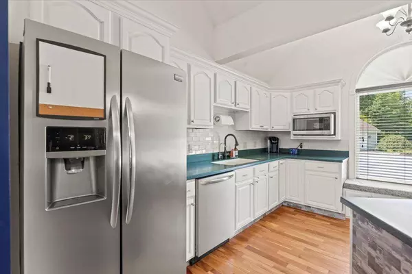 94 East Manchester RD, Manchester, VT 05253