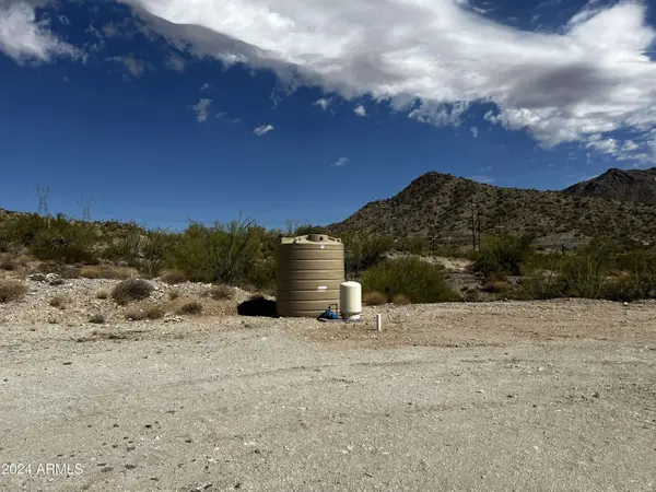 26614 SPEED BOAT Road #33, Wenden, AZ 85357