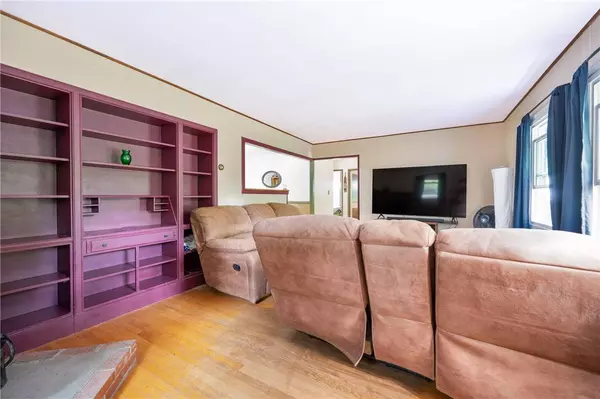 23 Elm RD, Burrillville, RI 02826