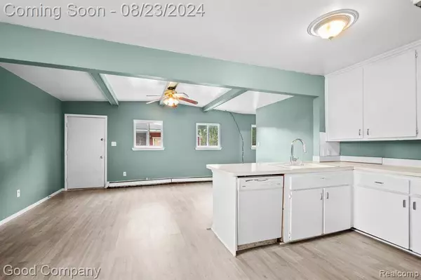 26456 BARNES Street, Roseville, MI 48066