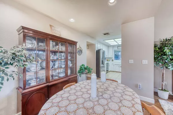 5758 W Vartikian Avenue, Fresno, CA 93722