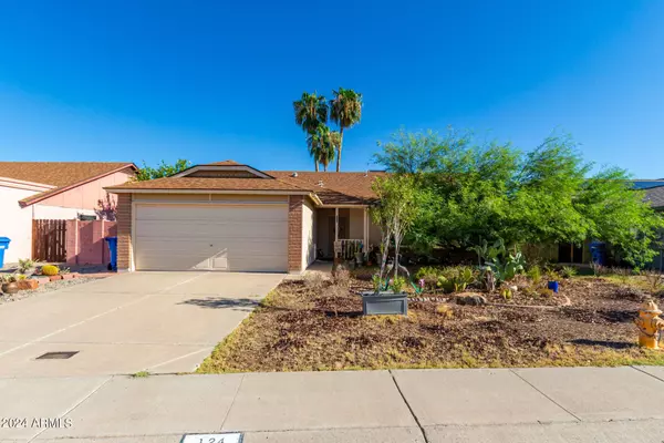 124 W MICHELLE Drive, Phoenix, AZ 85023