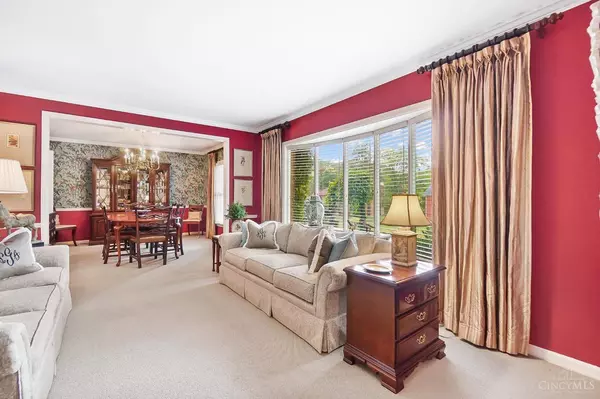 729 Grants Trl, Washington Twp, OH 45459