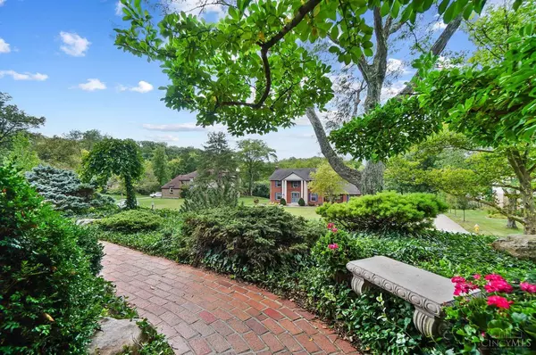 729 Grants Trl, Washington Twp, OH 45459