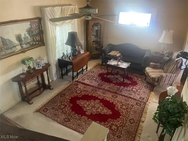 237 Hager ST, Hubbard, OH 44425