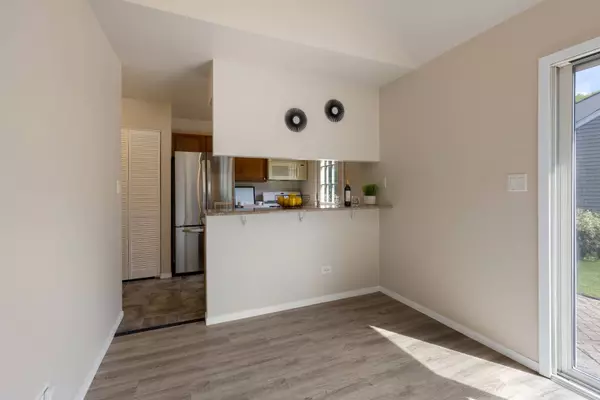 273 W BROADMOOR CT, Palatine, IL 60067