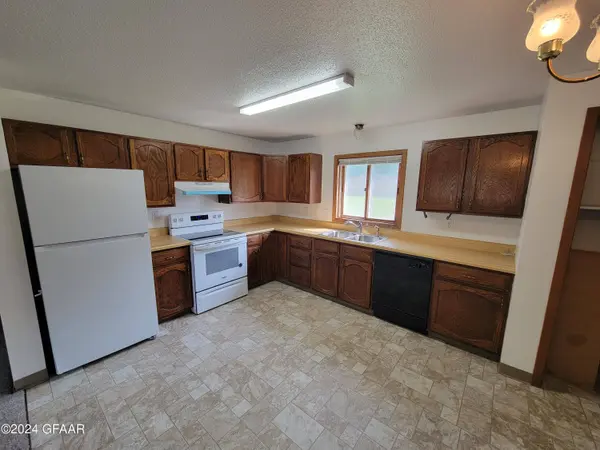 2705 18TH ST S, Grand Forks, ND 58201