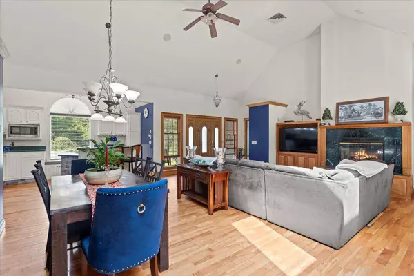 94 East Manchester RD, Manchester, VT 05253